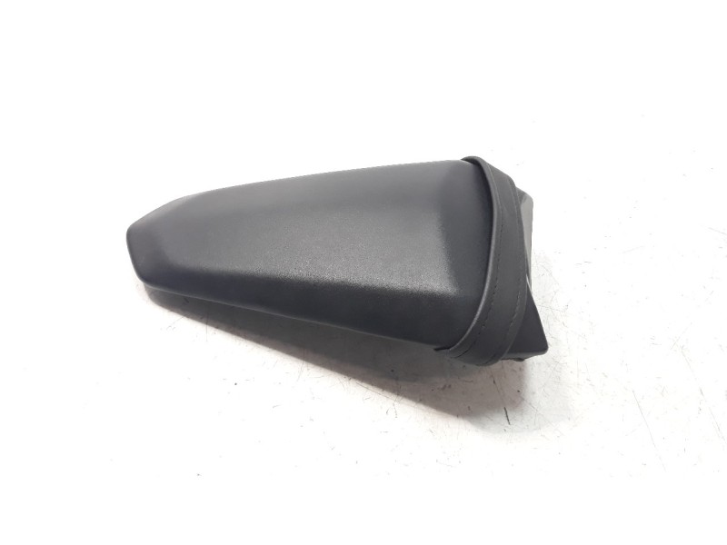 Recambio de asiento para yamaha yzf-r6 referencia OEM IAM BEB2475000  