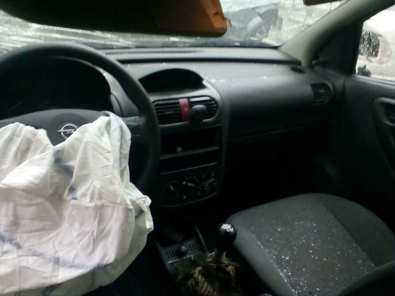 opel corsa c del año 2003