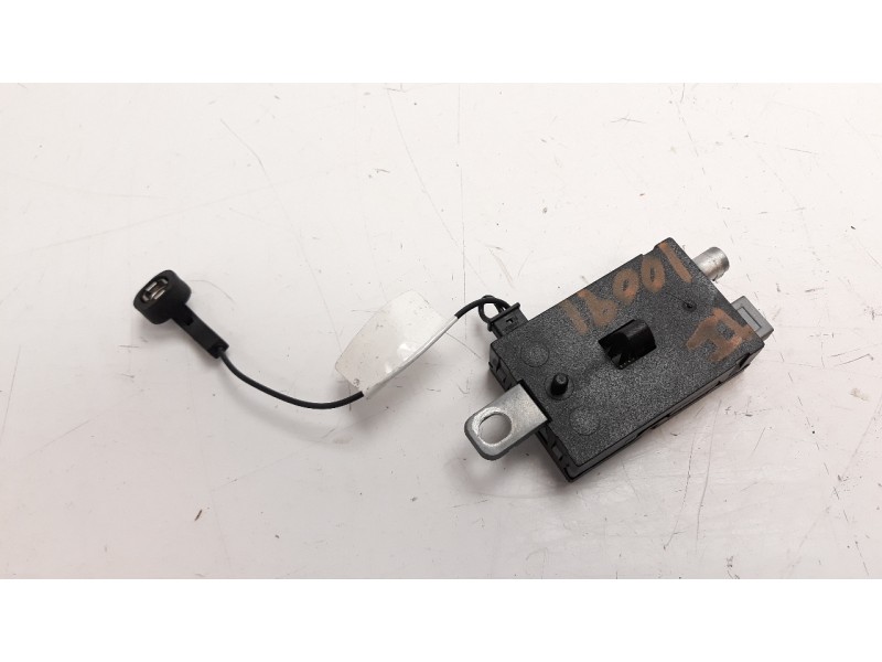 Recambio de antena para jaguar xf 2.2 diesel luxury referencia OEM IAM CX2318C847BA  