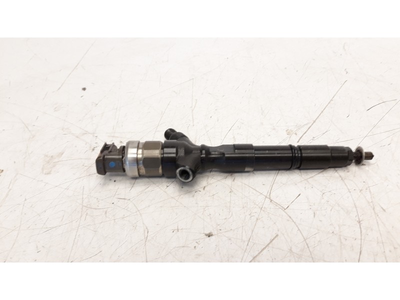 Recambio de inyector para toyota land cruiser (j12) 3.0 turbodiesel referencia OEM IAM 2367030080  