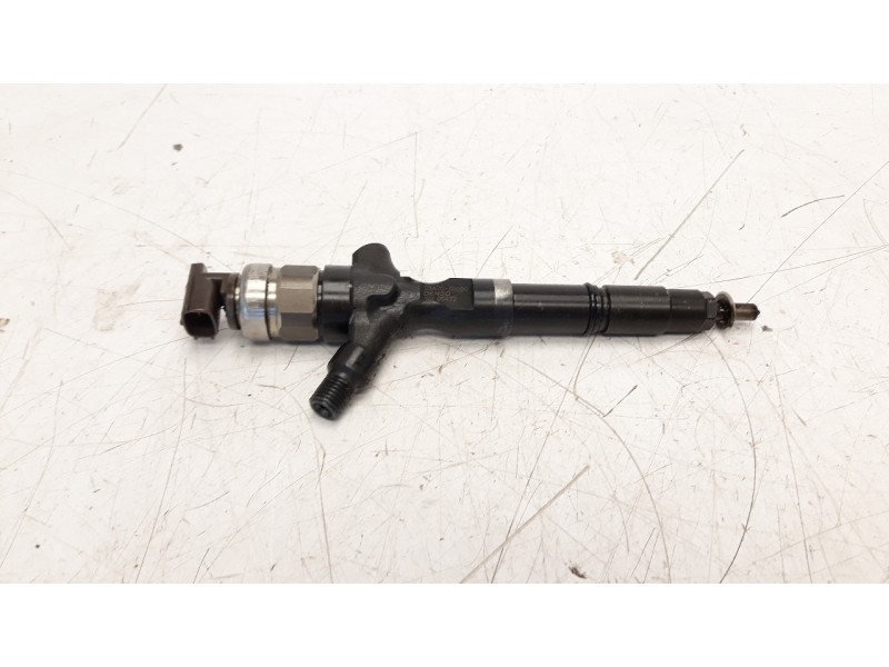 Recambio de inyector para toyota land cruiser (j12) 3.0 turbodiesel referencia OEM IAM 2367030080  