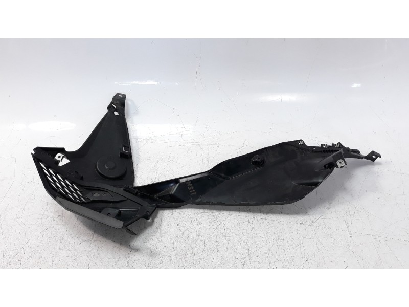 Recambio de moldura para bmw f 900 r referencia OEM IAM 46638403853  