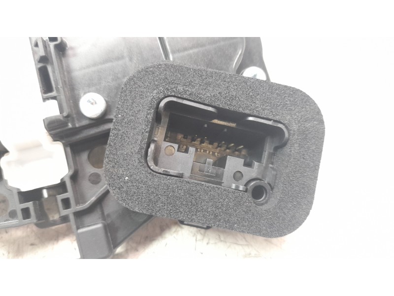 Recambio de cerradura puerta delantera izquierda para volkswagen polo vi (ae1) basis referencia OEM IAM 10B837015B  