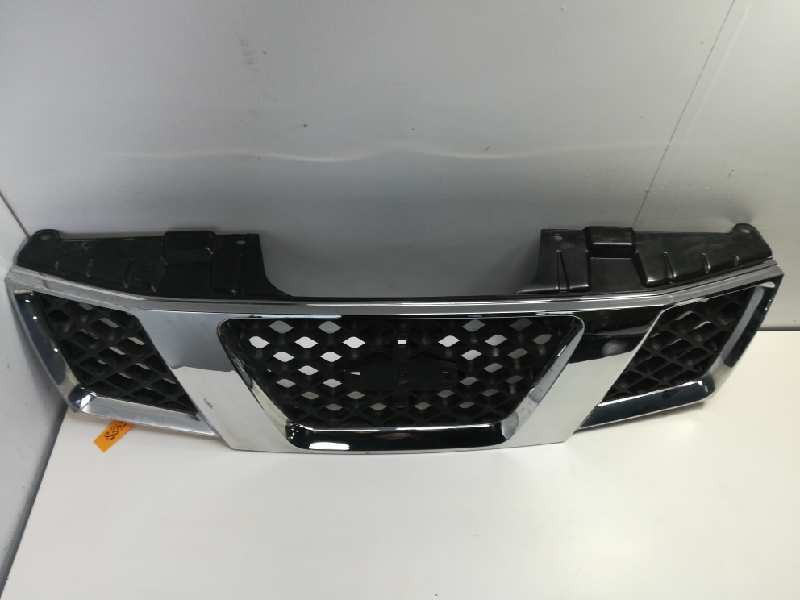 Recambio de rejilla delantera para nissan pathfinder (r51) 2.5 dci platinum referencia OEM IAM 62310EB400 108804505 DS8142011