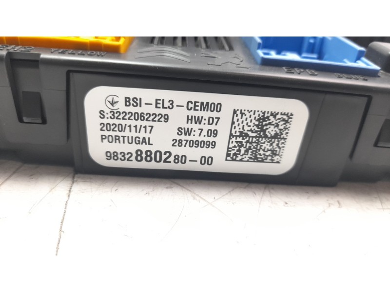 Recambio de caja reles / fusibles para opel corsa f 1.2 referencia OEM IAM 9832880280  