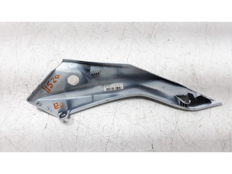 Recambio de moldura para bmw f 900 r referencia OEM IAM 8403867  