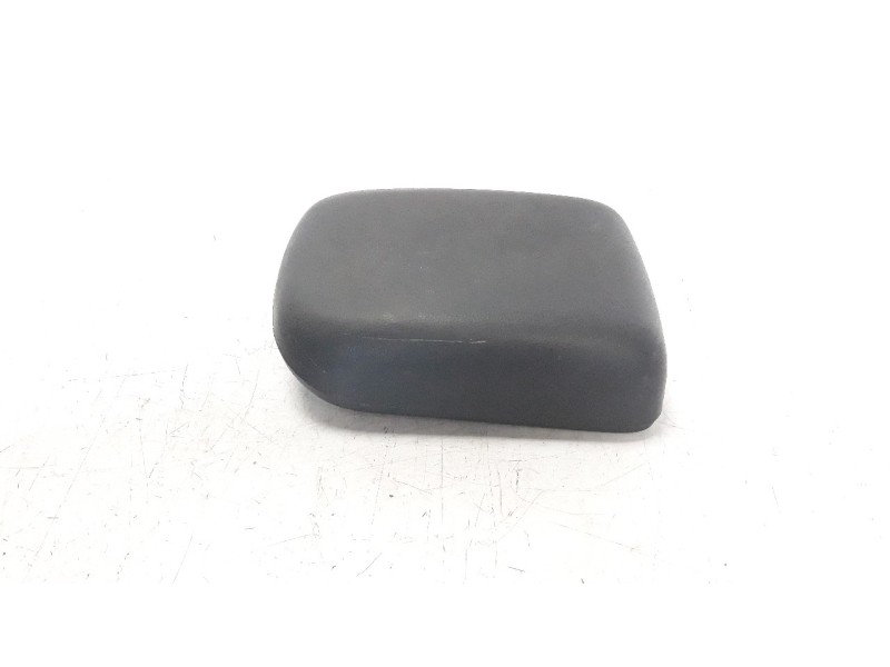 Recambio de apoyabrazos central para mitsubishi l 200 2.4 di-d cat referencia OEM IAM 8011B628  