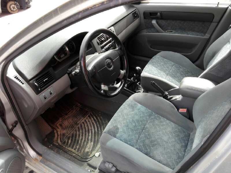 daewoo nubira berlina del año 2004