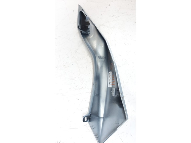 Recambio de moldura para bmw f 900 r referencia OEM IAM 46639444566  