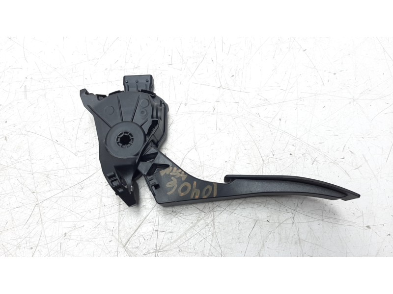 Recambio de potenciometro pedal para opel astra j lim. 1.7 16v cdti referencia OEM IAM 13252702  