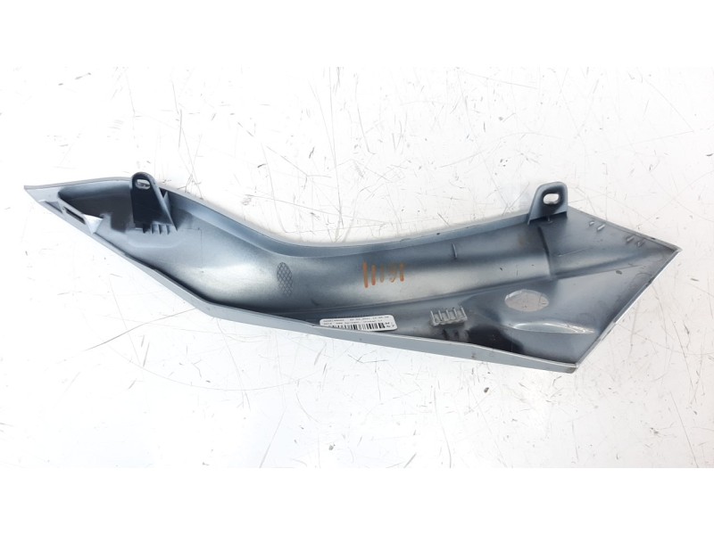 Recambio de moldura para bmw f 900 r referencia OEM IAM 46639444565  