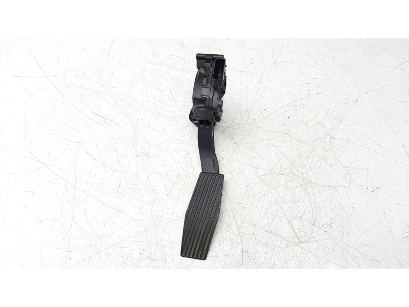 Recambio de potenciometro pedal para opel astra j lim. 1.7 16v cdti referencia OEM IAM 13252702  