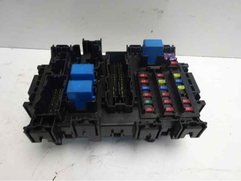 Recambio de caja reles / fusibles para nissan pixo (uao) acenta referencia OEM IAM 68K10  