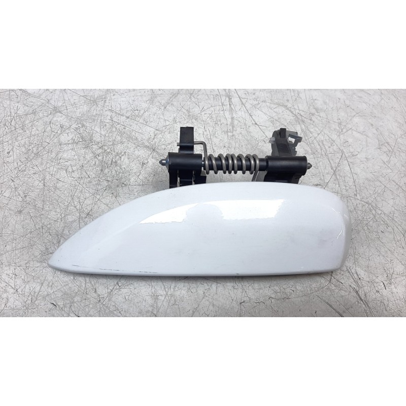 Recambio de maneta exterior delantera izquierda para dacia duster ii 1.5 blue dci diesel fap cat referencia OEM IAM 806070421R  