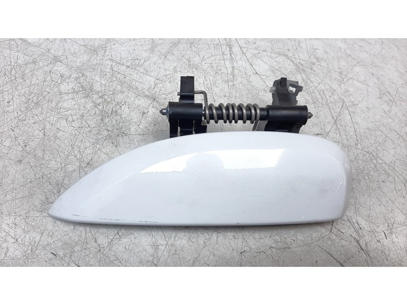 Recambio de maneta exterior delantera izquierda para dacia duster ii 1.5 blue dci diesel fap cat referencia OEM IAM 806070421R  