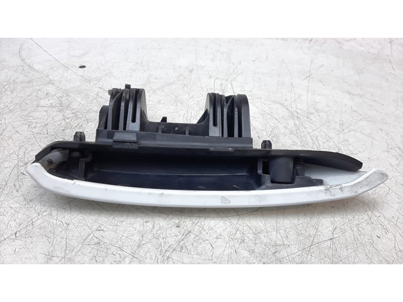 Recambio de maneta exterior delantera izquierda para dacia duster ii 1.5 blue dci diesel fap cat referencia OEM IAM 806070421R  