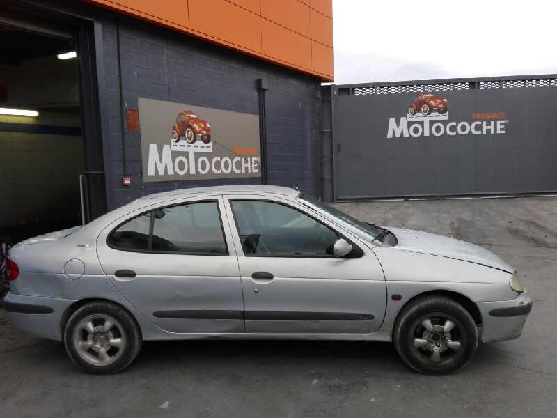 renault megane i classic (la0) del año 2000