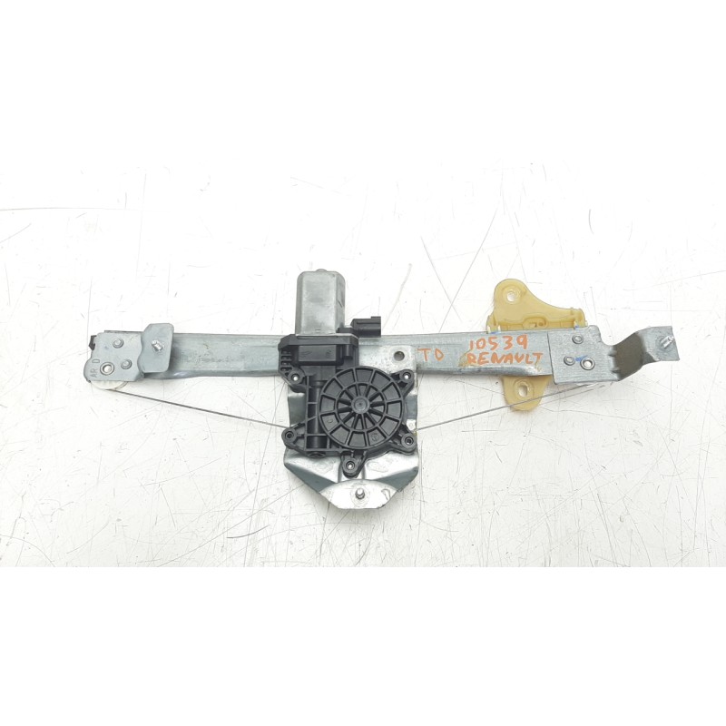 Recambio de elevalunas trasero derecho para renault captur 1.5 dci diesel fap energy referencia OEM IAM 827009380R 106199718 