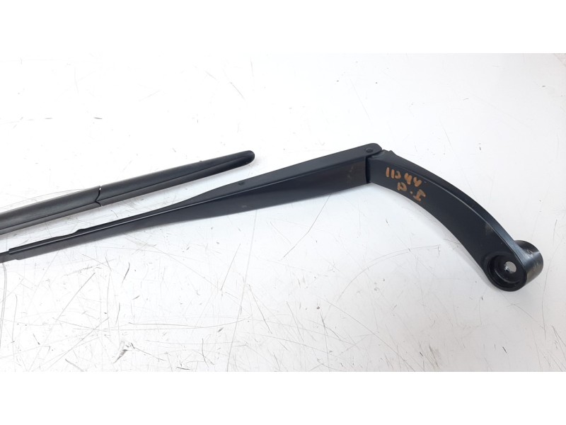 Recambio de brazo limpia delantero izquierdo para hyundai kona referencia OEM IAM 98311J9000  