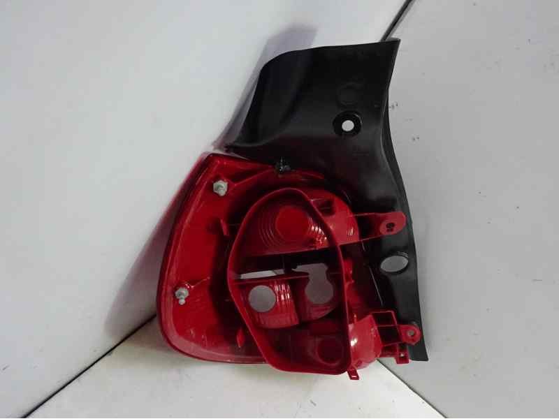 Recambio de piloto trasero derecho para renault clio iii referencia OEM IAM 8200459960 103F19461770 RN3254153