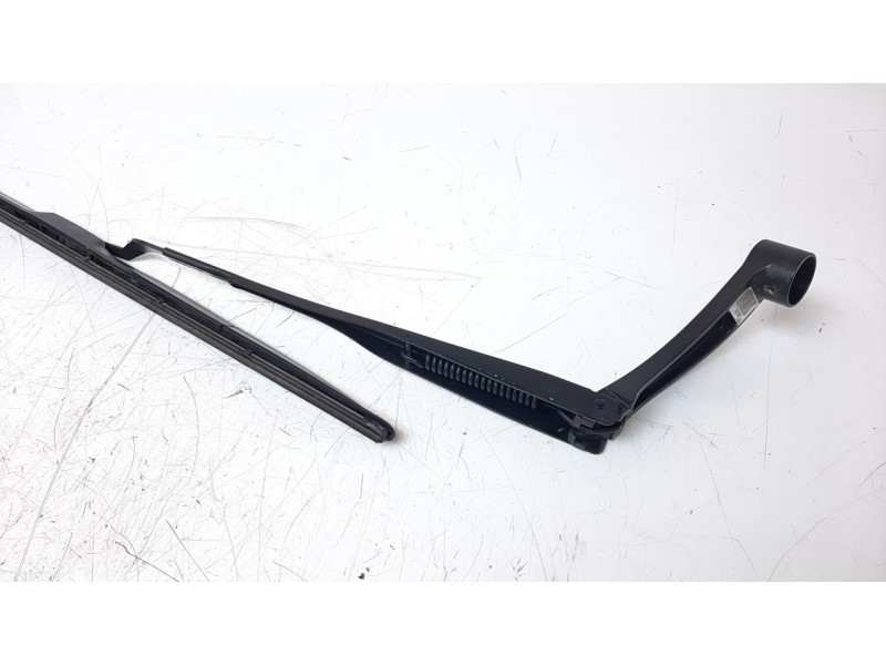 Recambio de brazo limpia delantero izquierdo para hyundai kona referencia OEM IAM 98311J9000  