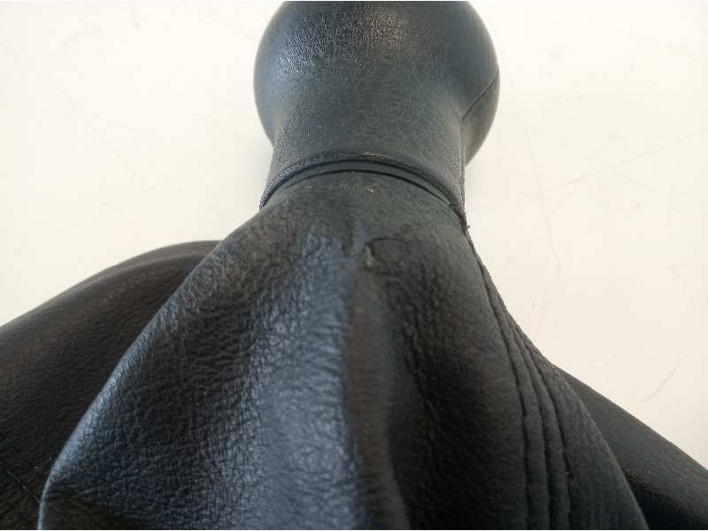 Recambio de guarnecidos palanca cambio para volkswagen passat variant (3b6) edition referencia OEM IAM NVE8685  