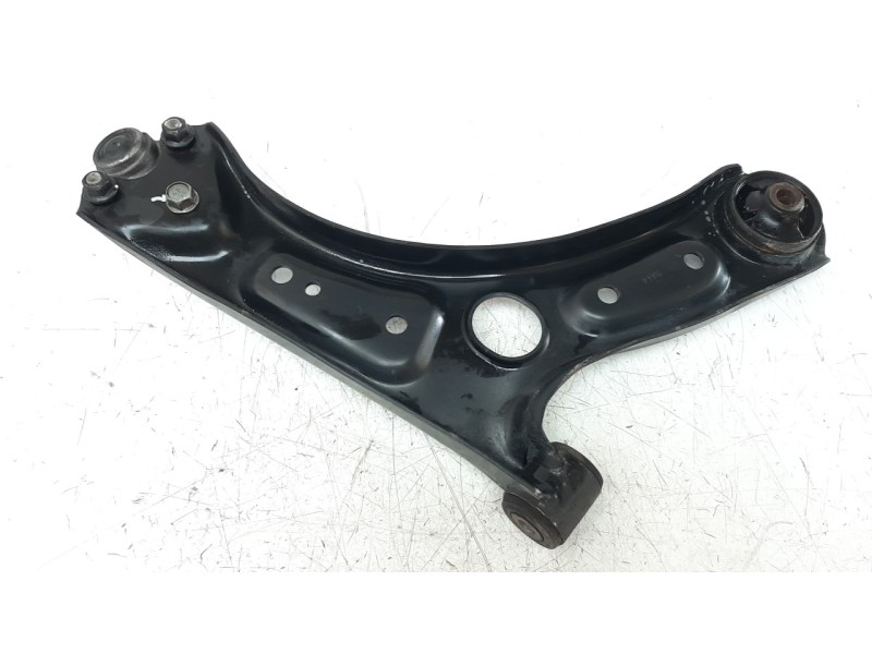 Recambio de brazo suspension inferior delantero izquierdo para hyundai kona referencia OEM IAM 54500J9000  