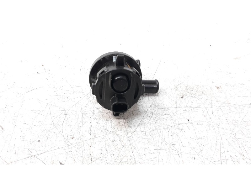 Recambio de bomba agua para lexus nx 2.5 16v cat (híbrido) referencia OEM IAM 641001301  