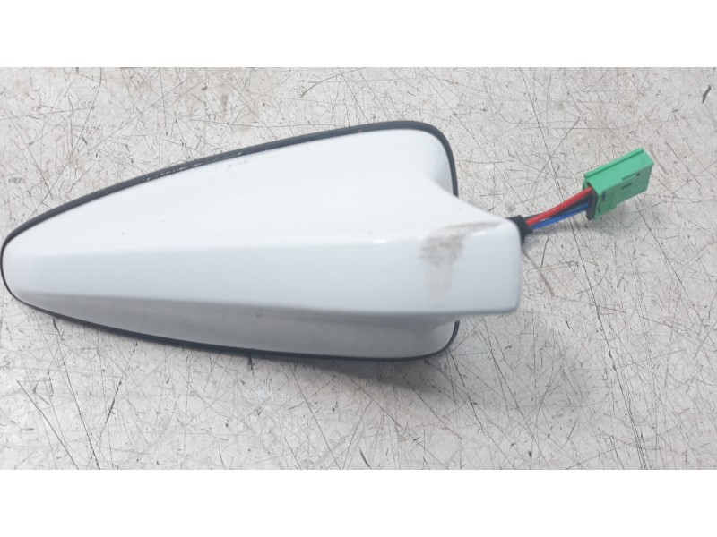 Recambio de antena para kia ceed 1.0 tgdi cat referencia OEM IAM 96210J7700  
