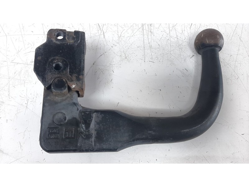 Recambio de enganche remolque para ssangyong korando 2.2 td cat referencia OEM IAM 1606AN8B  
