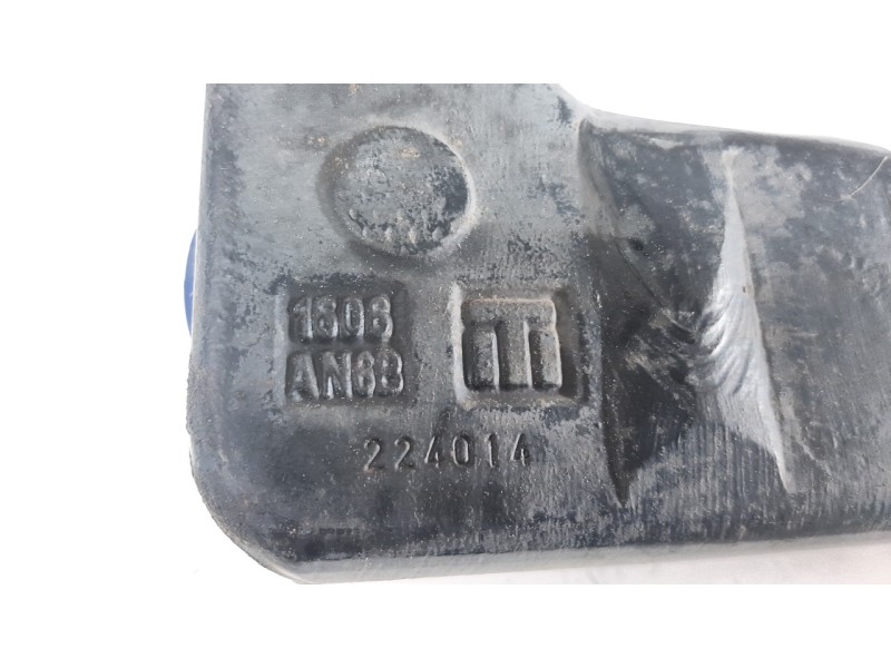 Recambio de enganche remolque para ssangyong korando 2.2 td cat referencia OEM IAM 1606AN8B  