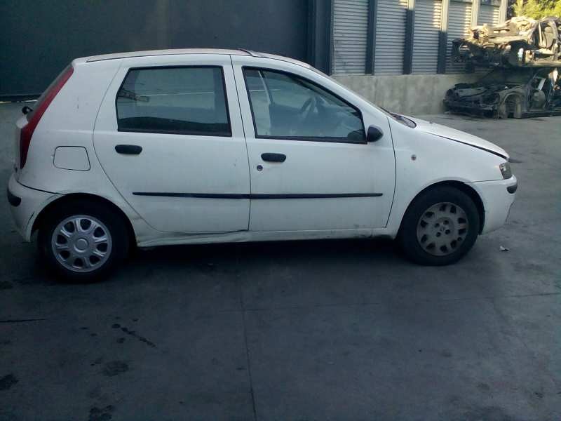 fiat punto berlina (188) del año 2001