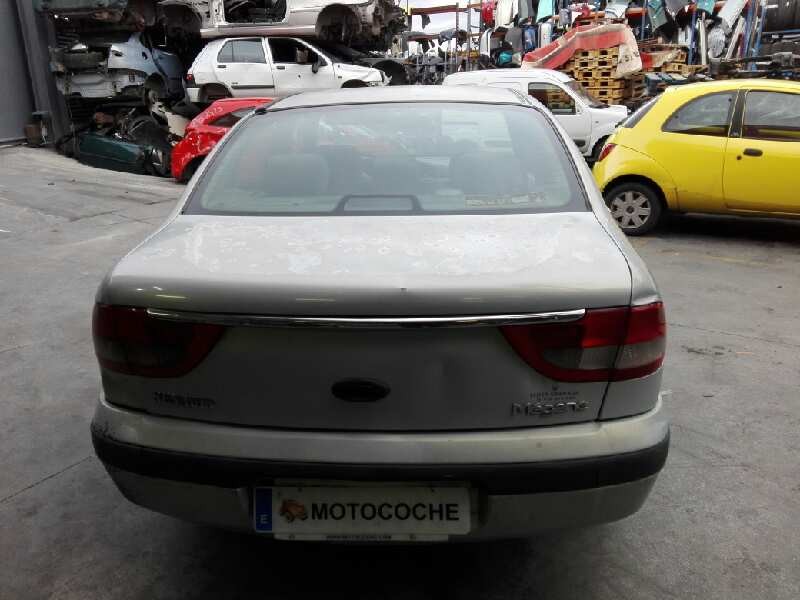 renault megane i classic (la0) del año 2000