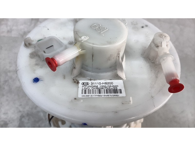 Recambio de bomba combustible para kia stonic (ybcuv) concept referencia OEM IAM 31110H8200  