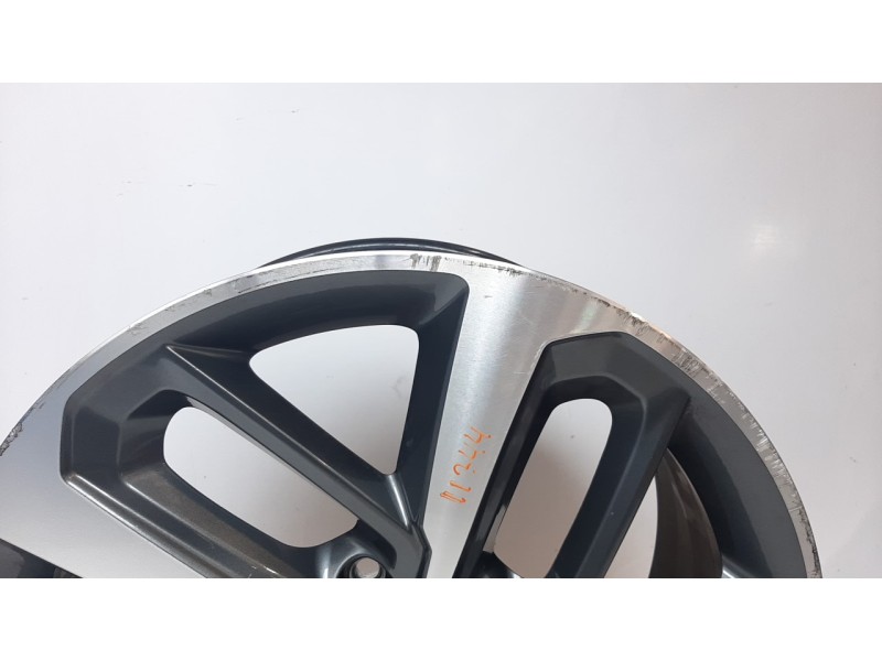 Recambio de llanta para hyundai kona referencia OEM IAM 52910J9300 18PULGADAS 