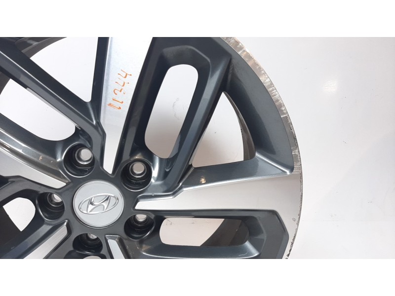 Recambio de llanta para hyundai kona referencia OEM IAM 52910J9300 18PULGADAS 