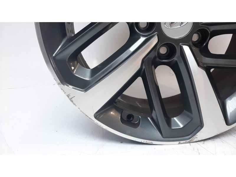 Recambio de llanta para hyundai kona referencia OEM IAM 52910J9300 18PULGADAS 