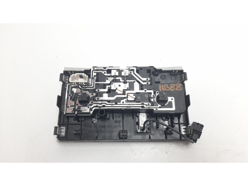 Recambio de luz interior para volkswagen golf vii lim. 1.0 tsi referencia OEM IAM 5TA947105EKW  