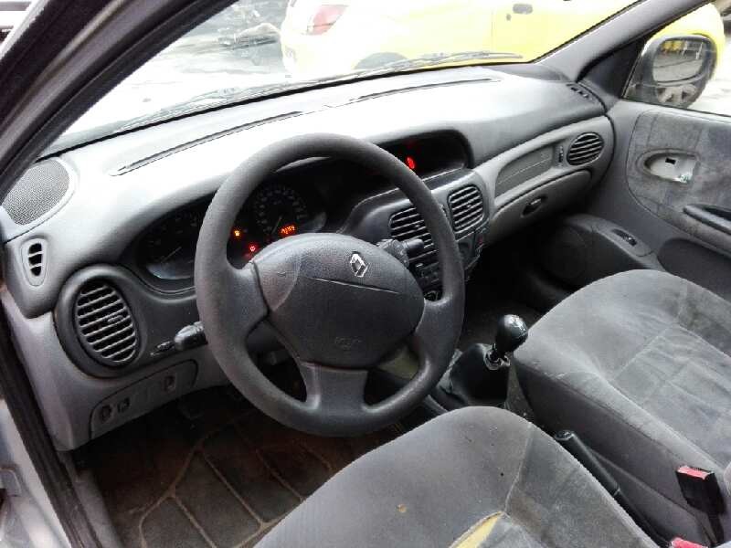 renault megane i classic (la0) del año 2000