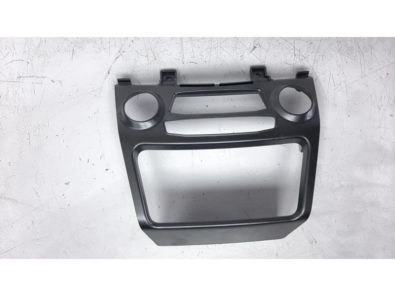 Recambio de moldura para ssangyong korando 2.2 td cat referencia OEM IAM 7655134400  