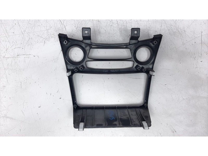 Recambio de moldura para ssangyong korando 2.2 td cat referencia OEM IAM 7655134400  