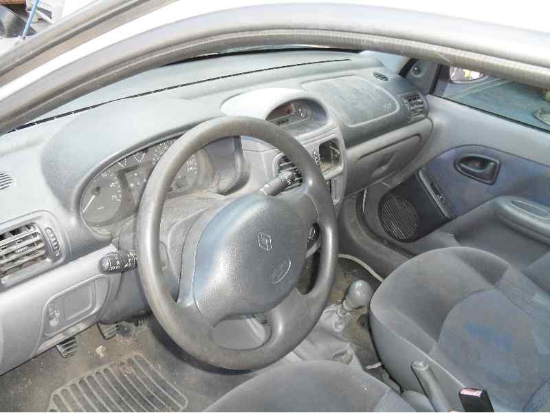 renault clio ii fase i (b/cbo) del año 2000
