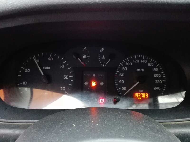 renault megane i classic (la0) del año 2000