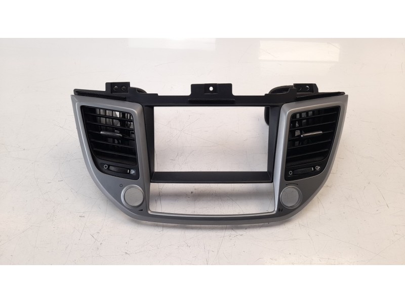 Recambio de rejilla aireadora para hyundai tucson 2.0 crdi cat referencia OEM IAM 84740D7100  