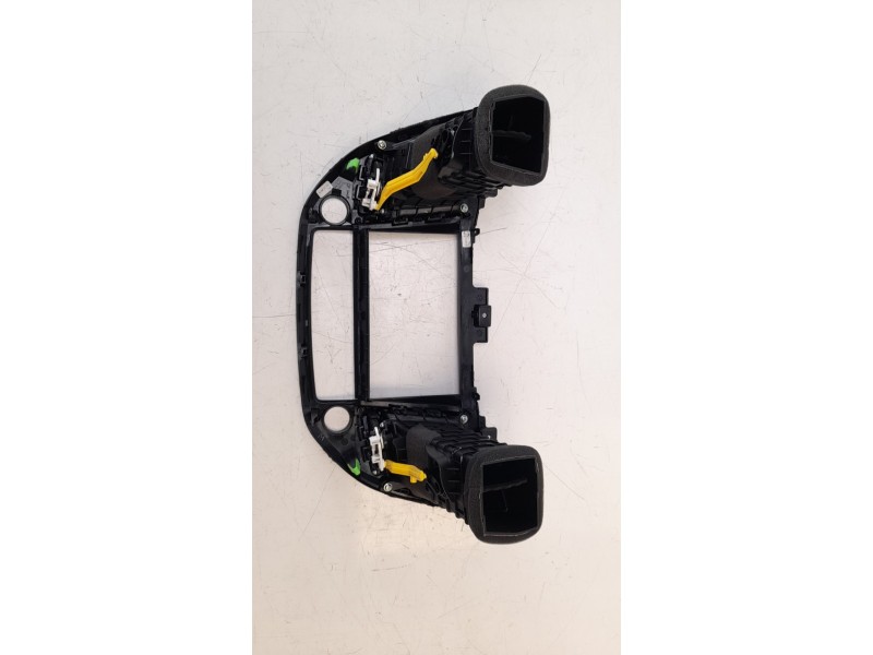 Recambio de rejilla aireadora para hyundai tucson 2.0 crdi cat referencia OEM IAM 84740D7100  