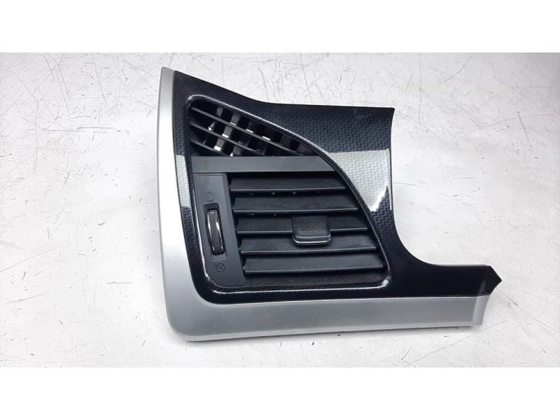Recambio de rejilla aireadora para ssangyong korando 2.2 td cat referencia OEM IAM 6963M34400  