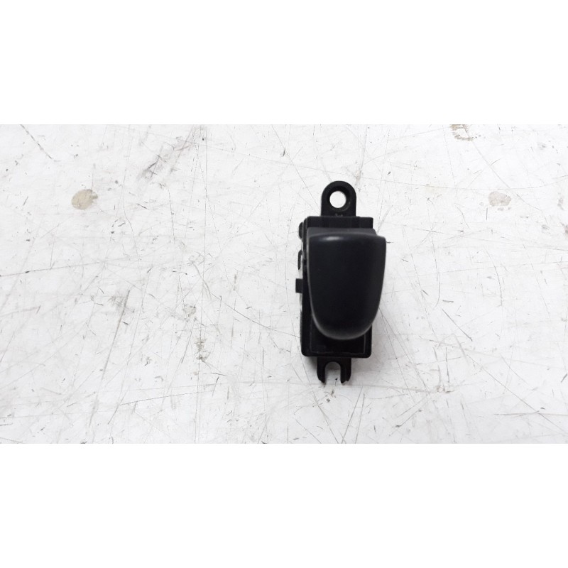 Recambio de mando elevalunas trasero izquierdo para nissan juke (f15) 1.2 16v cat referencia OEM IAM 254111KL5A  