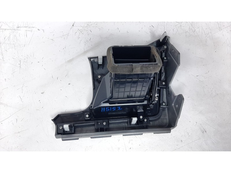 Recambio de rejilla aireadora para ssangyong korando 2.2 td cat referencia OEM IAM 6963M34400  