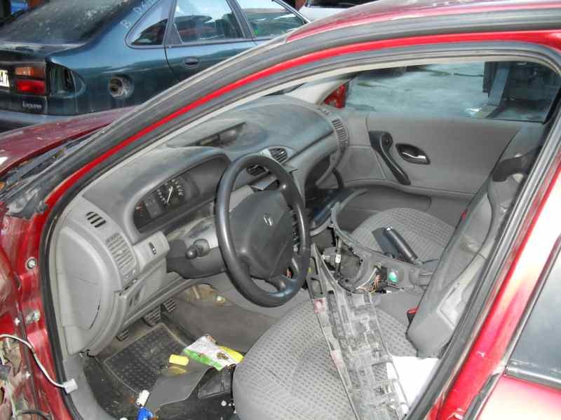 renault laguna ii (bg0) del año 2001