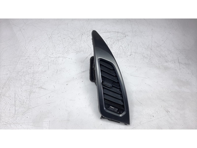 Recambio de rejilla aireadora para ssangyong korando 2.2 td cat referencia OEM IAM 6961M34400  